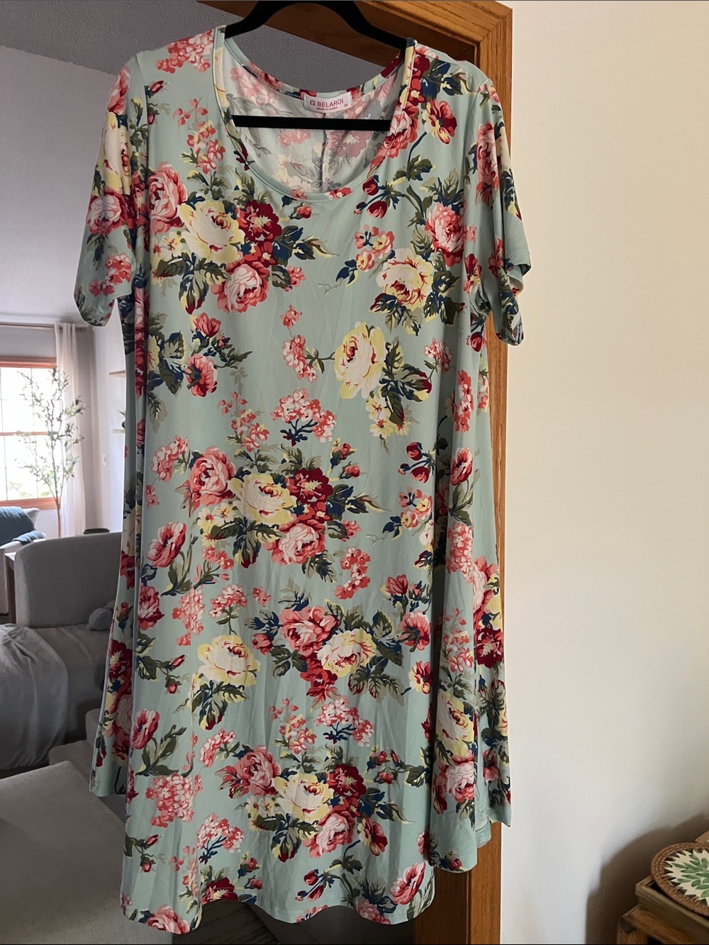 Beloved Floral Scoop Neck Tunic Top - Mint Green